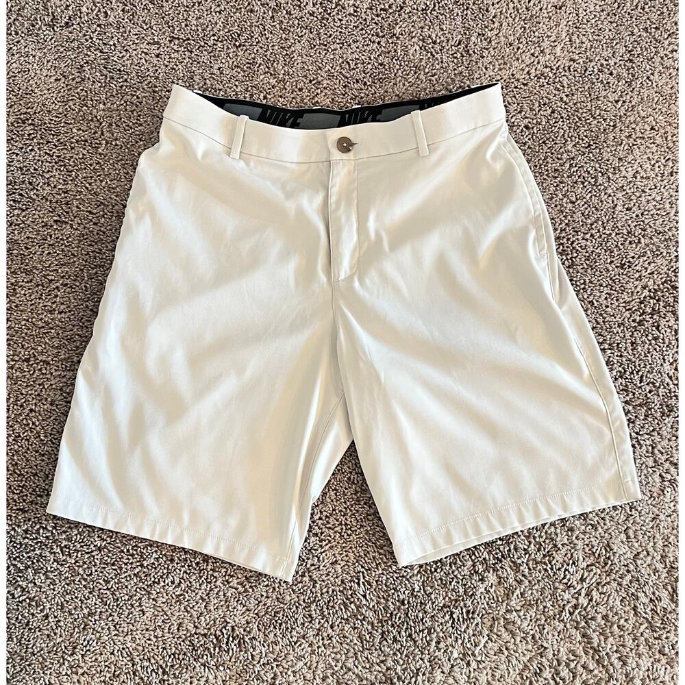 NIKE Dri-Fit Shorts Mens Size 33 Elastic Waist Khaki Tan Beige Flat Front Golf